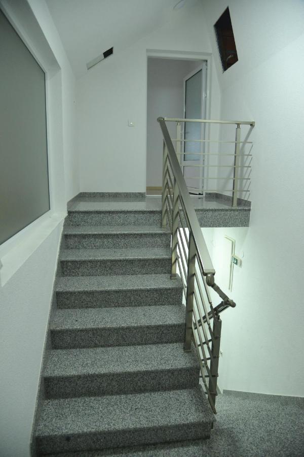 Binta Hostel Vranje Exterior foto