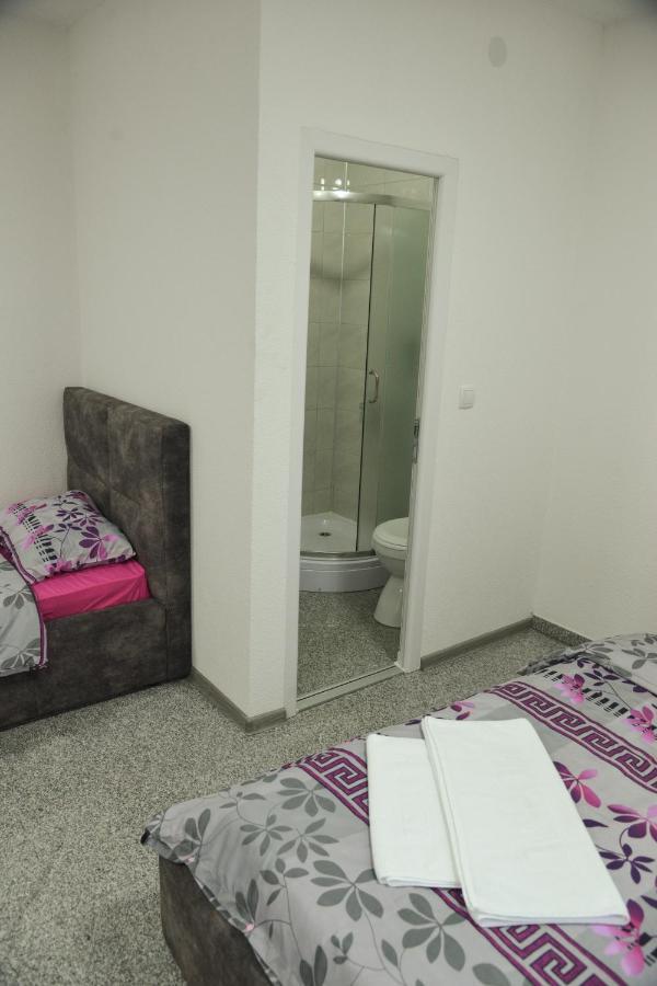 Binta Hostel Vranje Exterior foto