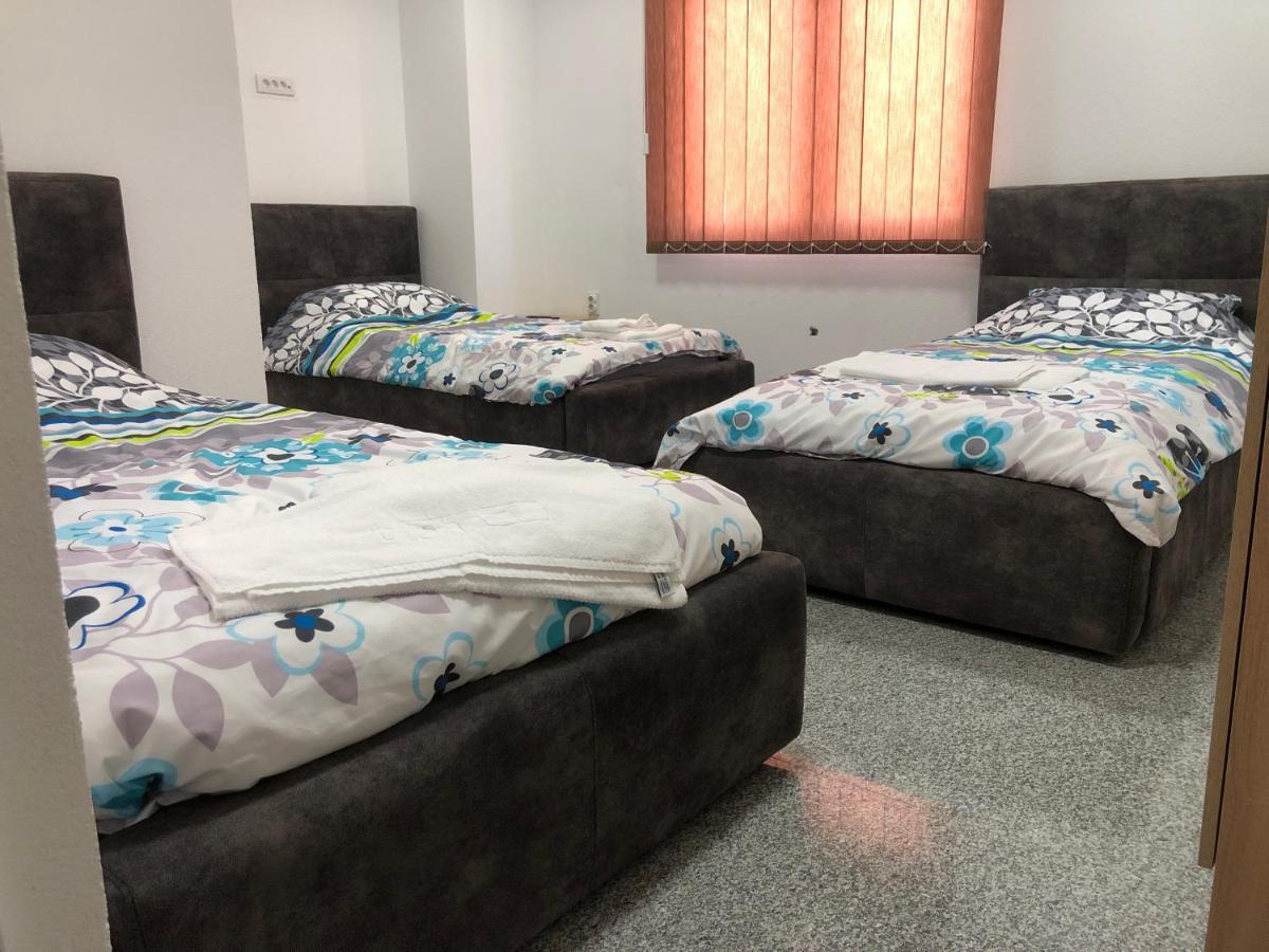 Binta Hostel Vranje Exterior foto